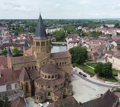 https://maisonsaintfrancoisdesales.fr/wp-content/uploads/2026/10/ParayVueDuCiel.jpeg